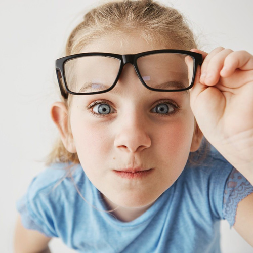 Очки для детей: когда нужны и как выбрать