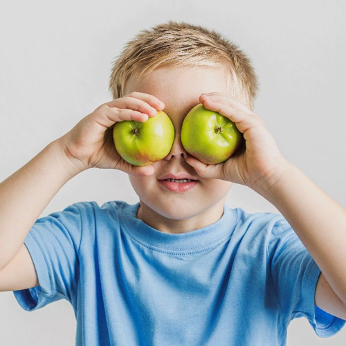 Продукты, которые помогут сохранить зрение вам и вашему ребенку